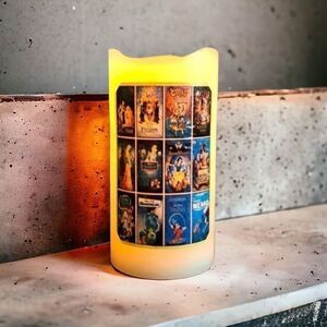 NWOT. Broadway Musical Theater Flameless Candle w Timer
